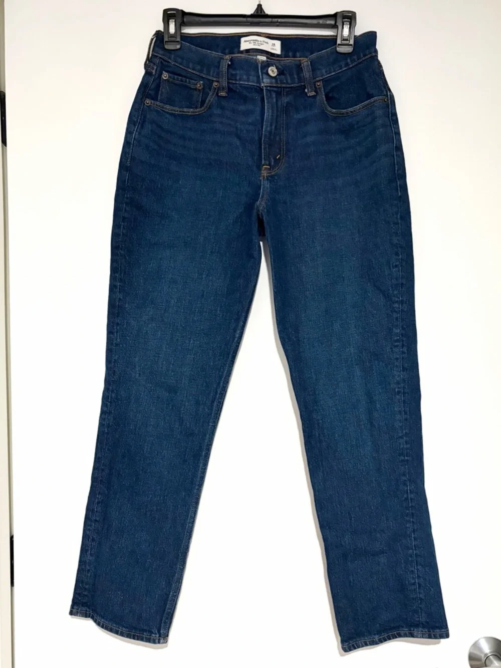 Abercrombie Curve Love 90s Straight Jeans Dark Wash Size 26 Short Mid Rise